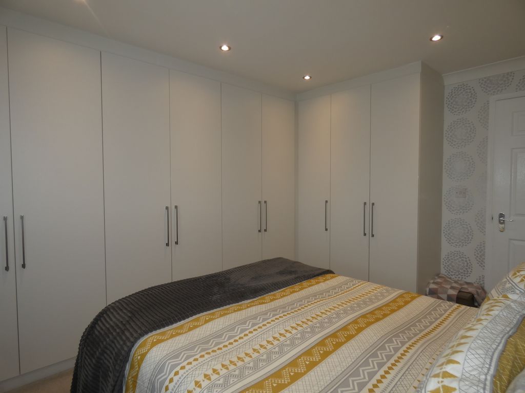 Bedroom- click for photo gallery